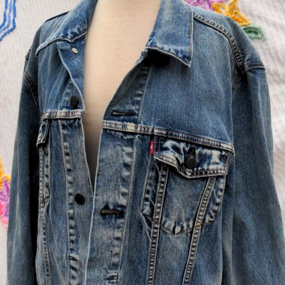 Levi's Ex Boyfriend Trucker Jean Jacket - Picture 5 of 11